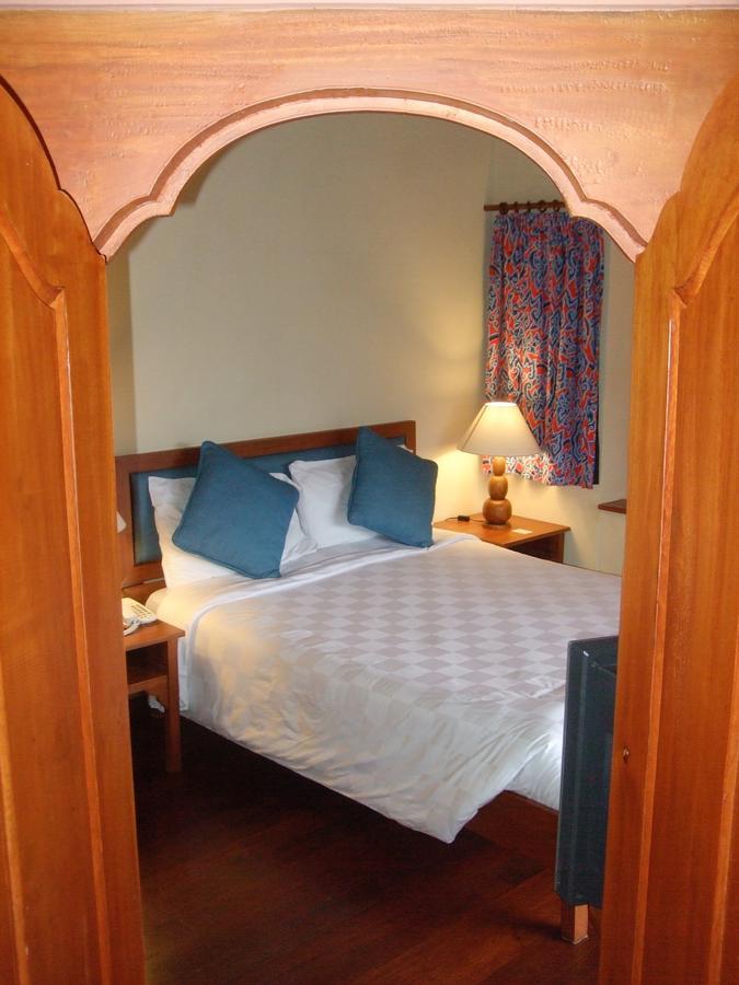 בדוגול Strawberry Hill Hotel & Restaurant מראה חיצוני תמונה