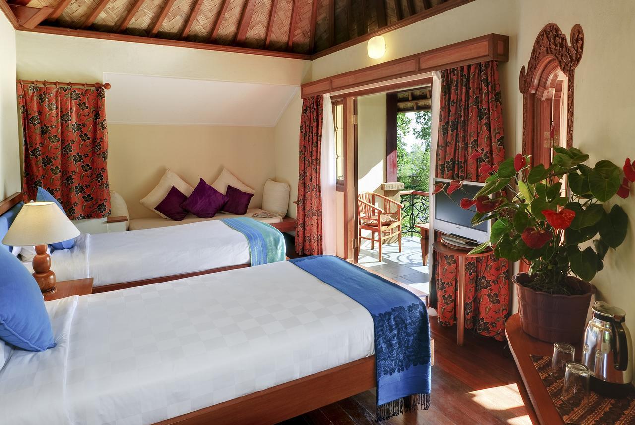 בדוגול Strawberry Hill Hotel & Restaurant מראה חיצוני תמונה
